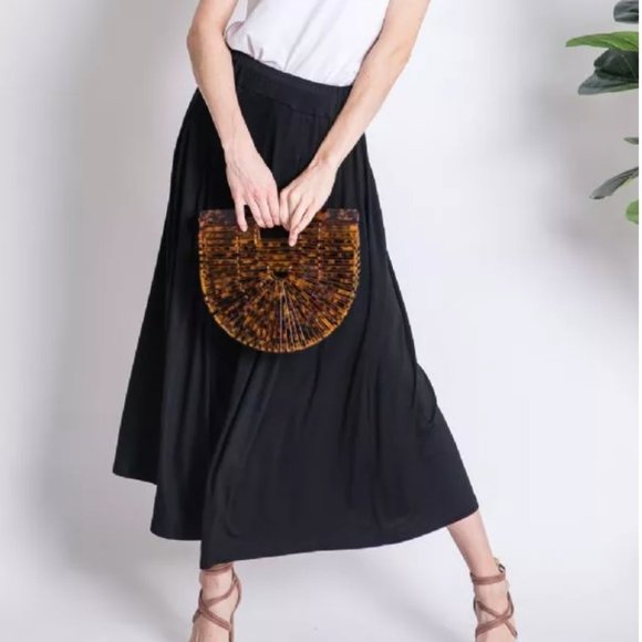 SOLID ELASTIC WAIST CROP PANT - Picture 2 of 7